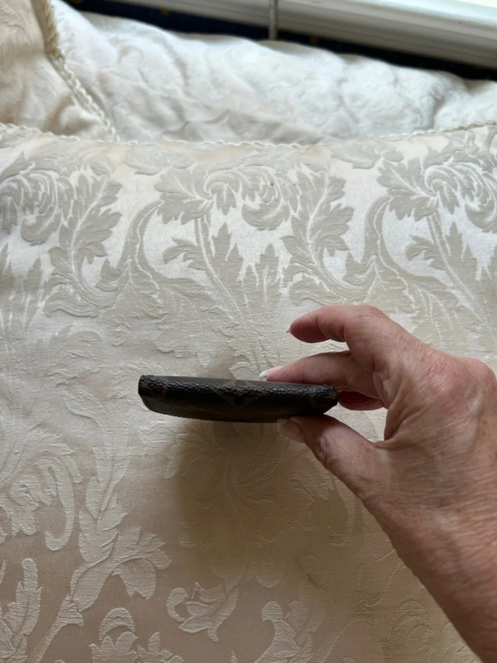 7034. Authentic Louis Vuitton Collectible Vintage Monogram Coin Pouch. - Picture 8 of 8